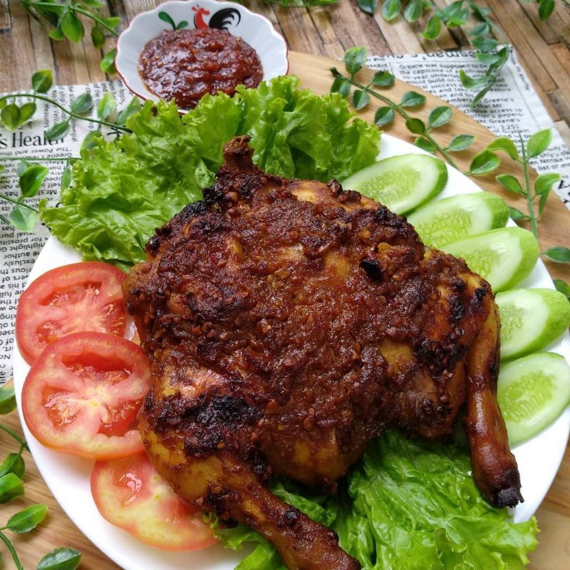 

Ayam bakar khas Wong Solo.Dijual per ekor