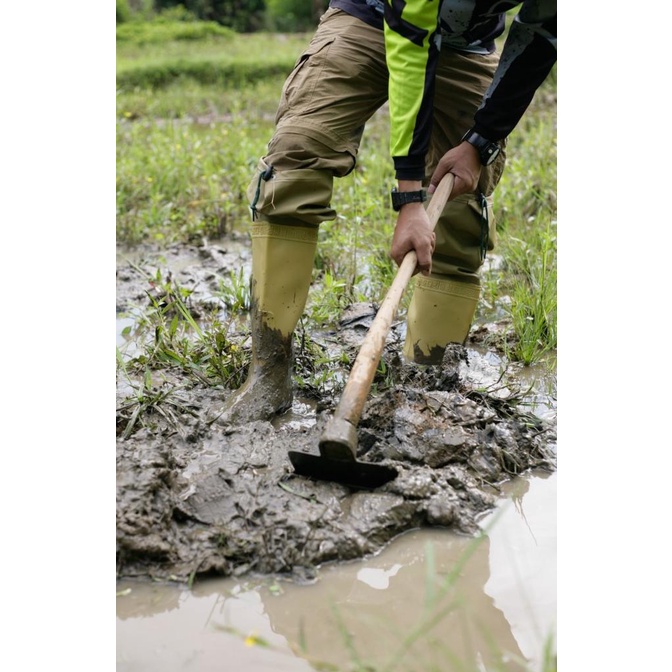 Boot Sepatu Anti Karet Keong Sawah Panjang 60cm