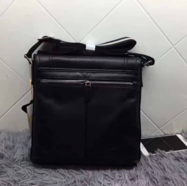 Tas selempang Bal*ly full leather Black Mirror quality