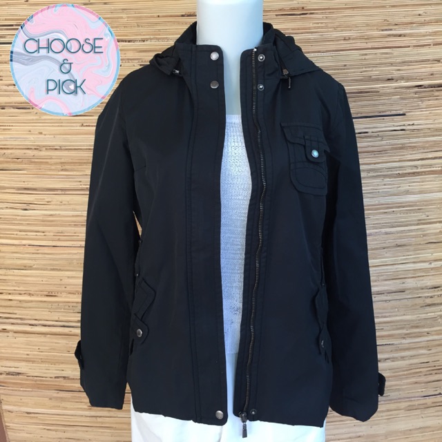 Jaket hitam so basic