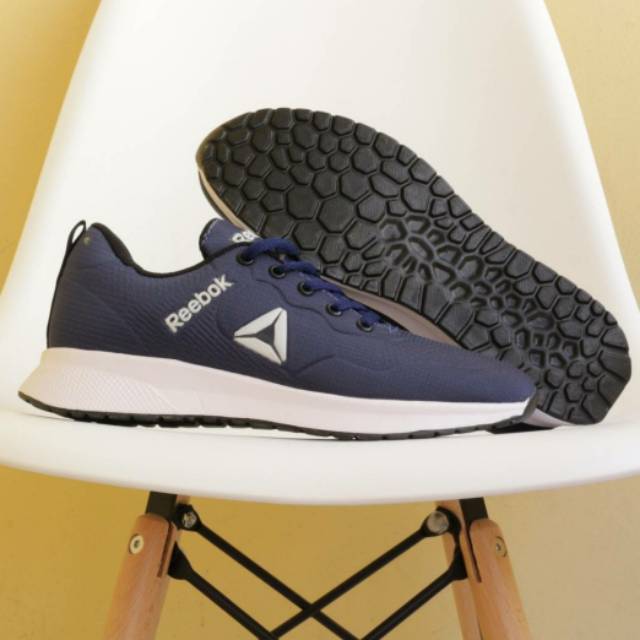 Sepatu Reebok Reebok Made In Vietnam Reebok Olahraga Sekolah Joging Running Pria Reebok Clasic