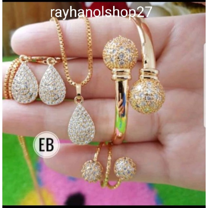 SET PERHIASAN WANITA DEWASA TITANIUM LAPIS EMAS 22 K