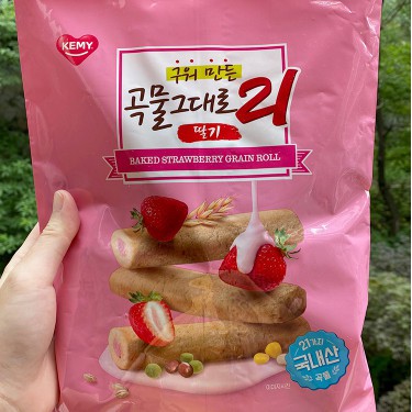 

Baked Strawberry Grain Roll 150g