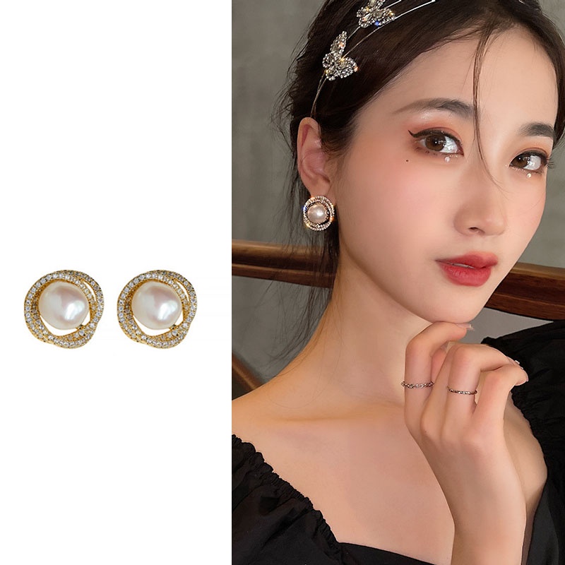 Anting Tusuk Asimetris Bahan Sterling Silver 925 Hias Mutiara Gaya Koreabarokvintagesexy Untuk Wanita