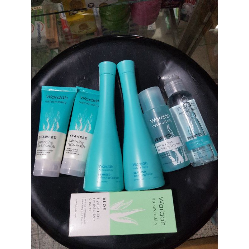 Wardah Paket Seaweed Untuk Kulit Kering Sensitif Shopee Indonesia