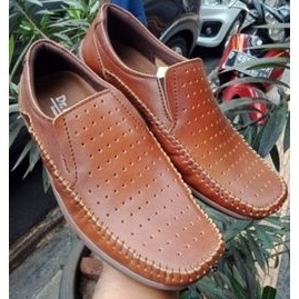 Sepatu Pria Casual Kulit