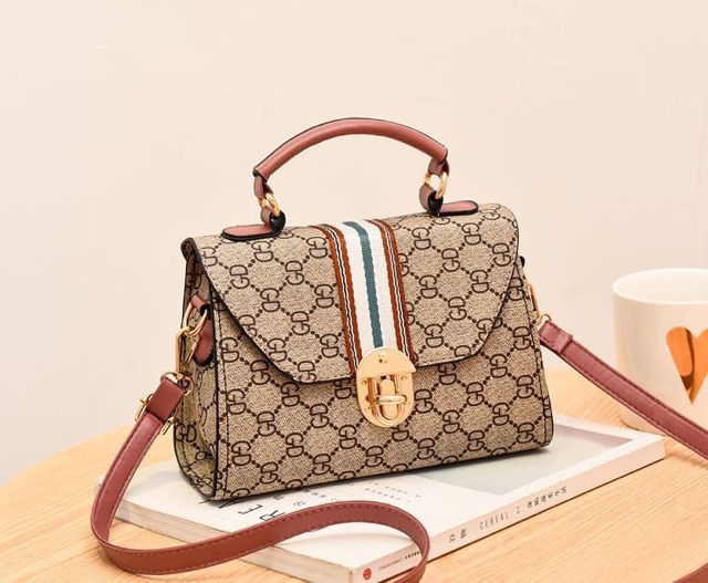 NEW Tas Selempang G.D Key Chain / Sling Bag G.D / Hand Bag G.D