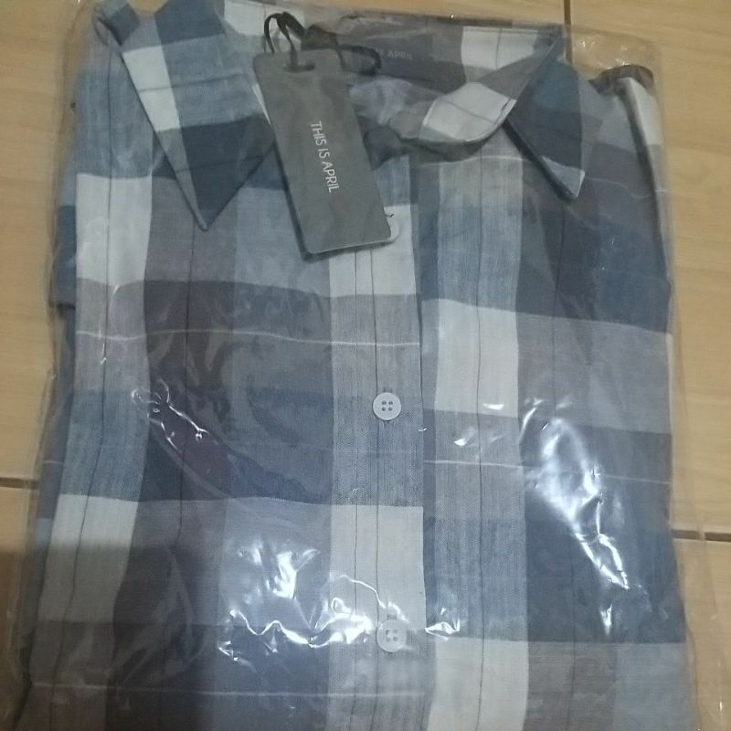 kemeja THIS IS APRIL