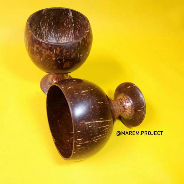 Gelas unik minum  batok kelapa