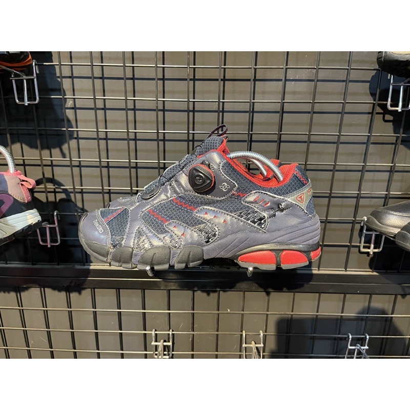 sepatu Hiking TREKSTA