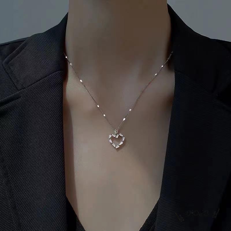 Kalung Rantai Clavicle Desain Hati Bahan Zirkon Untuk Wanita - ol2