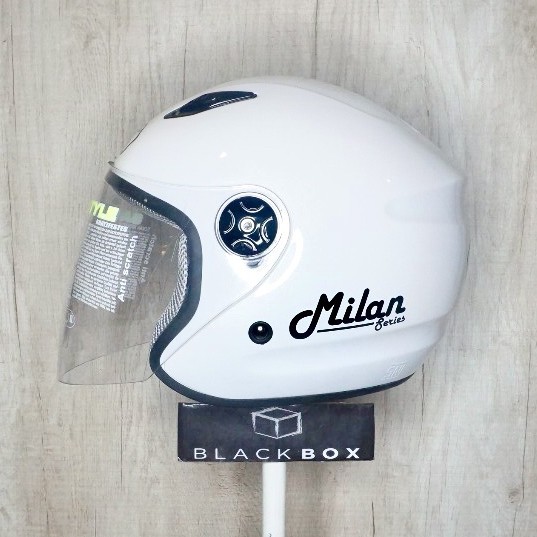 Helm BMC Milan Solid White