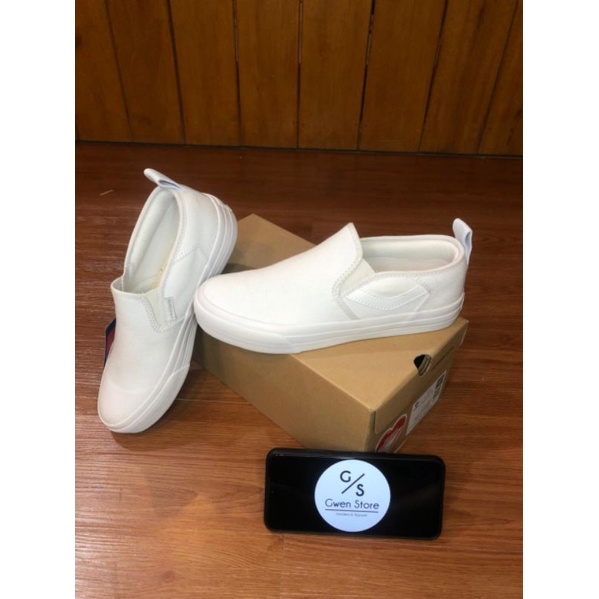 Ventela Icon White BNIB - Sepatu Sneakers