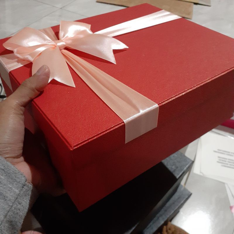 HARDBOX GIFTBOX MERAH KOTAK KADO Custom Size dan Warna