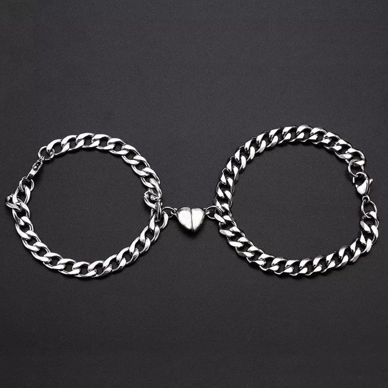 2pcs / set Gelang Rantai Magnetik Liontin Hati Bahan Titanium Steel Warna Silver Untuk Pria Dan Wanita