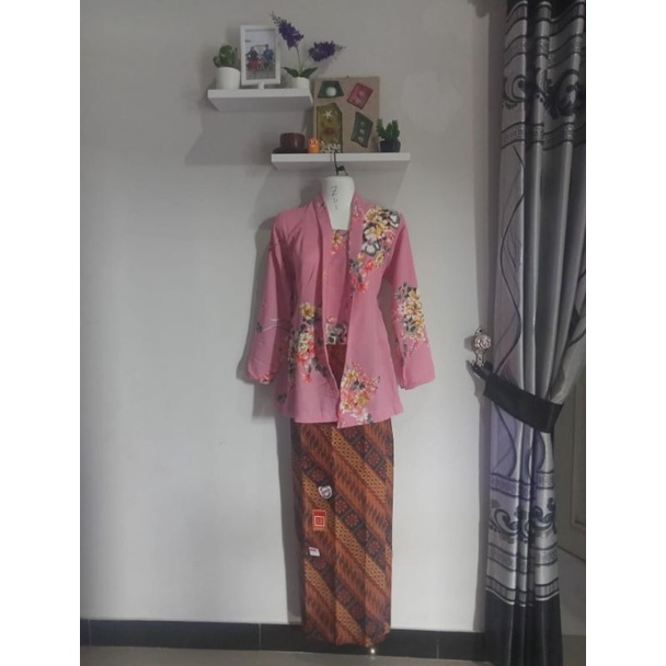 PAKET HAMPERS UNTUK NENEK/ KEBAYA NENEK// PAKET LENGKAP KEBAYA// PAKAIAN TRADISIONAL