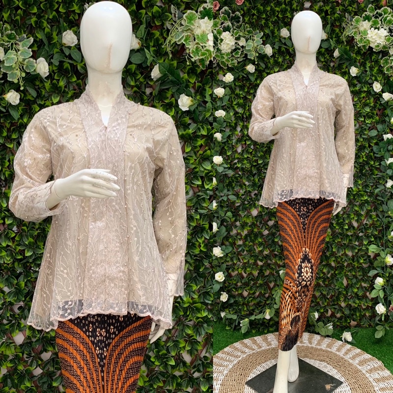 kebaya/kebayaremaja/kebayawisuda/kebayaterbaru/kebayabusui