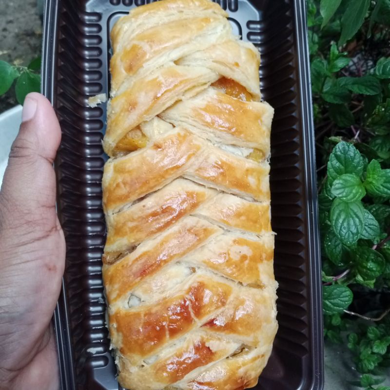 

bananaStrudel,pinapplestrudel,pastry,bolen,