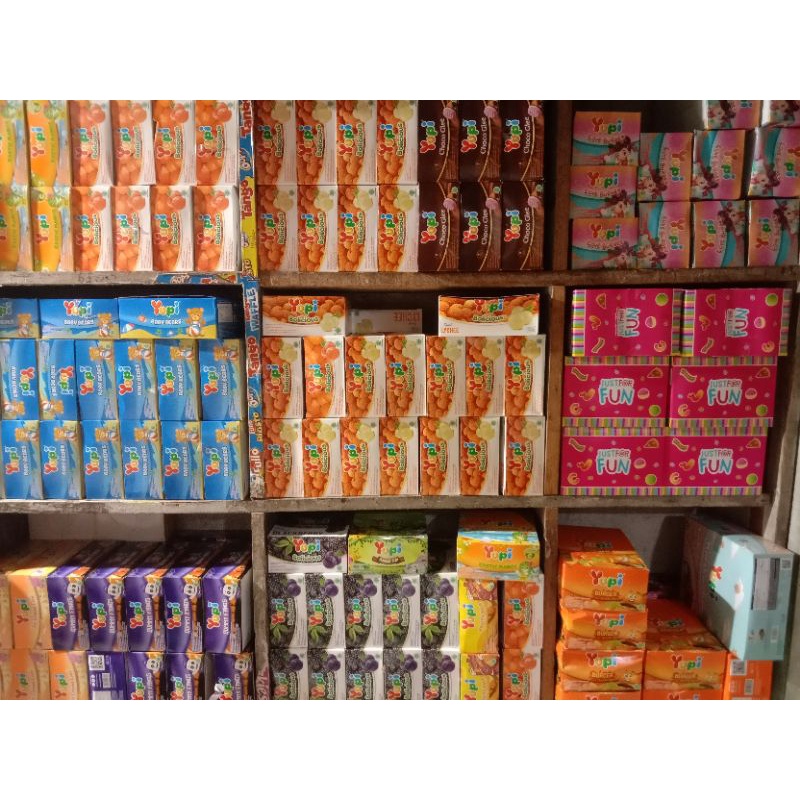 

permen yupi box isi 12-24 / pak