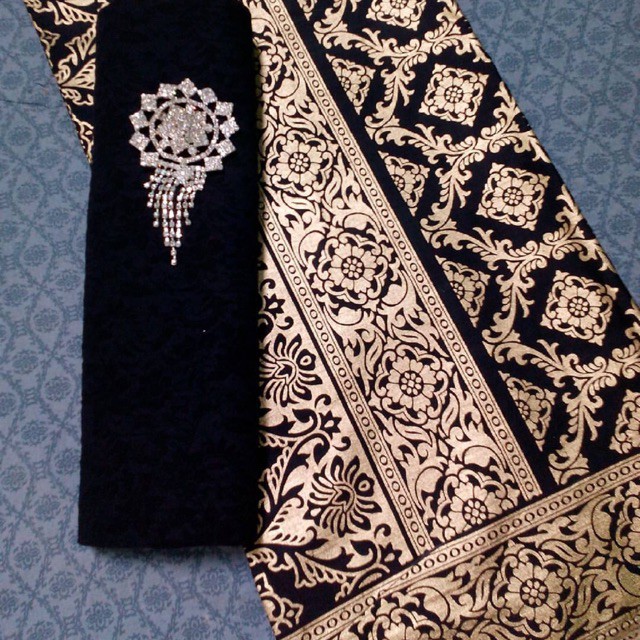 Kain Batik  prada motif sarung dan Embos grosir  batik  raja 