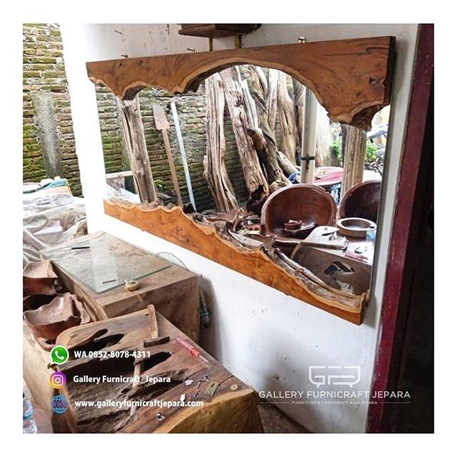 Cermin Antik Kayu Jati Erosi