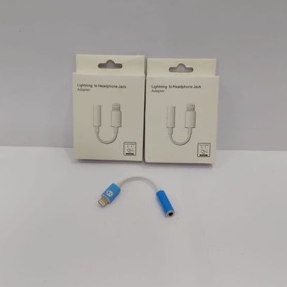 Kabel Sambumgan Lightning to Headphone Jack Audio