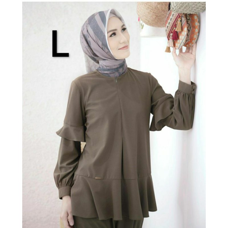 Dandelion Knit Top WearingKlamby