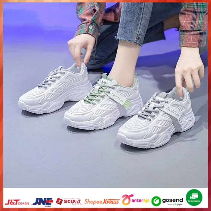 Sepatu Sneakers Casual Kasual Lari Jogging Wanita Cwek Cwe Putih Korea Import Tinggi Ringan Murah