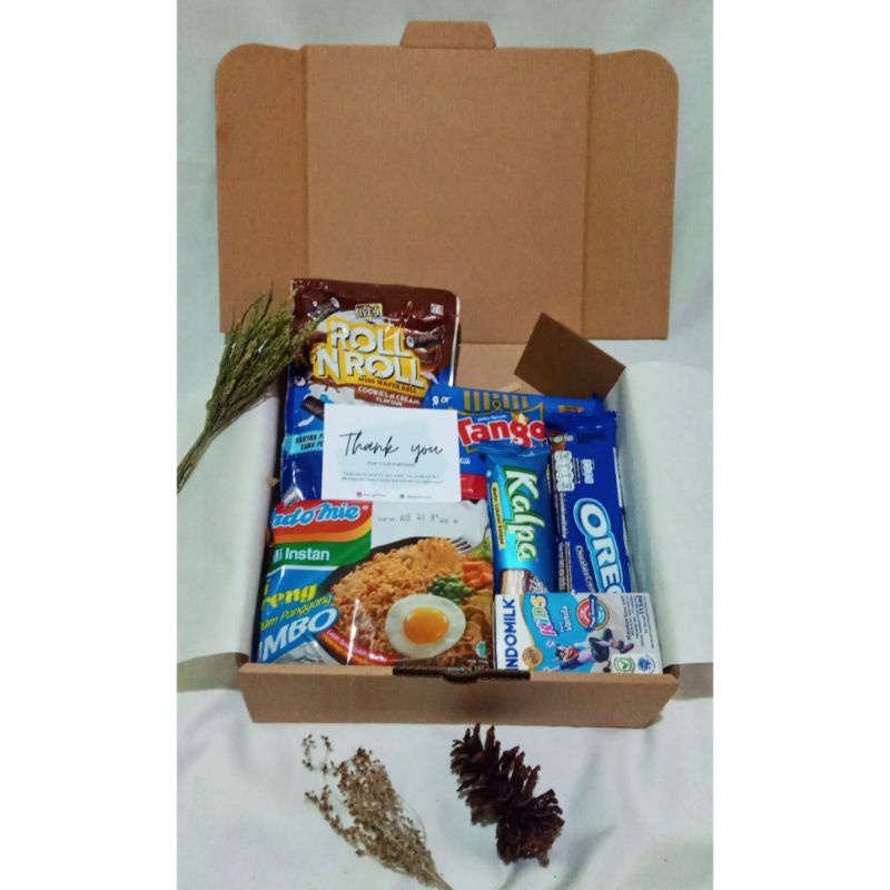 

SNACK BOX / HAMPERS SNACK / GIFT FOOD / KADO ULTAH WISUDA DLL