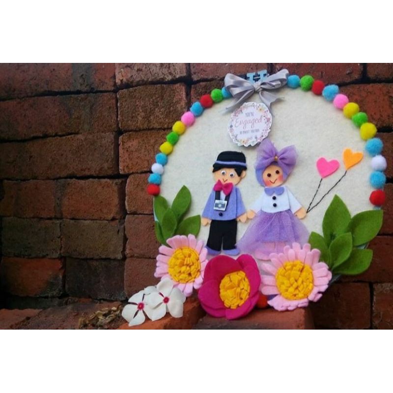 

custom kado wedding/enggagement