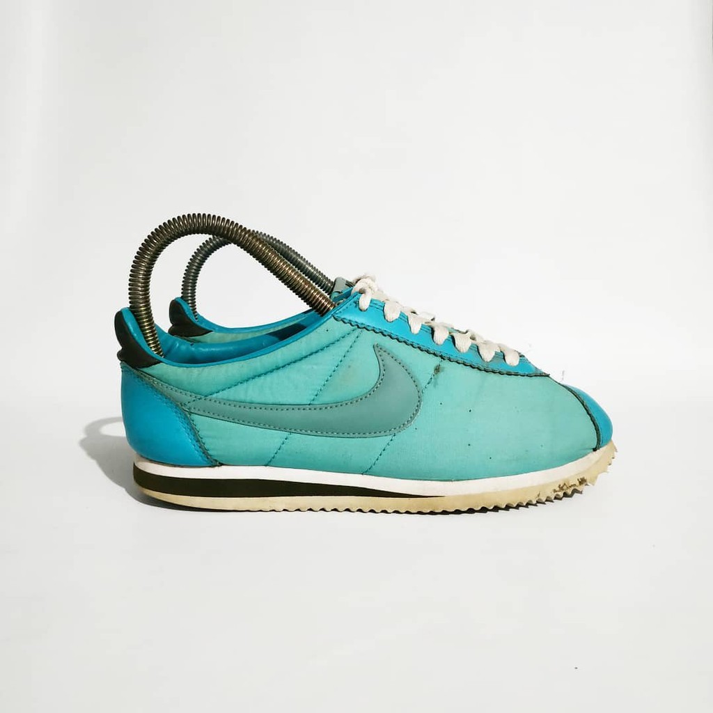 nike cortez biru