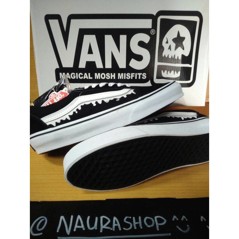 Ready  Sepatu Vans Magical Mosh Misfits Old Skool Black White Grade Ori