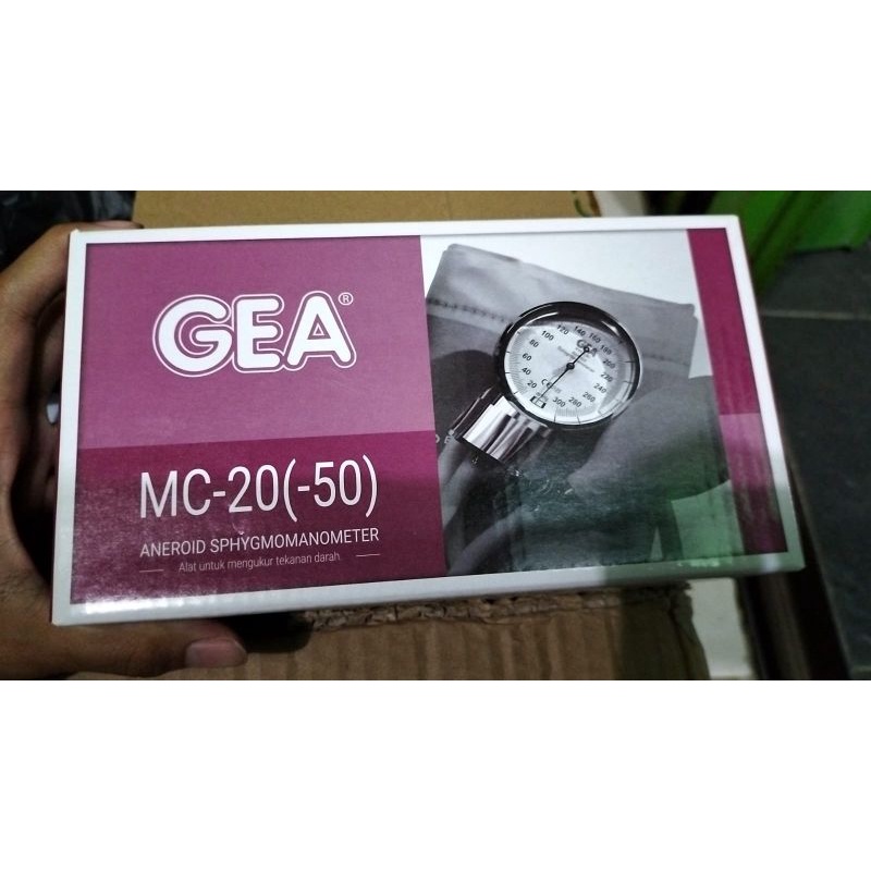 TENSIMETER ANEROID GEA MC 20 (50) DELUXE &amp; STANDART