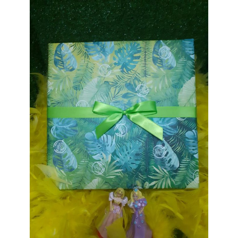 

kertas kado / gift wrap