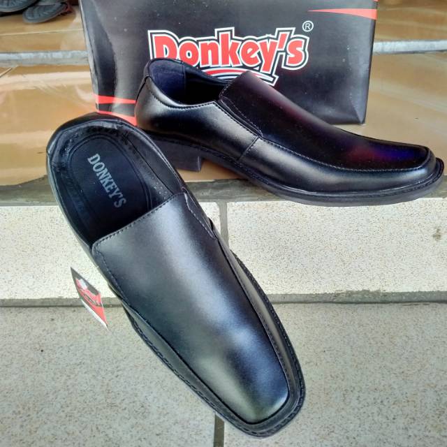 Sepatu pantopel DONKEY,S pria dewasa