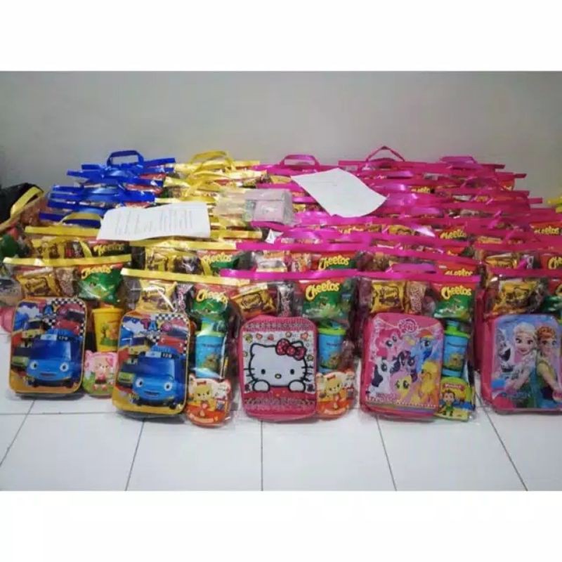 

Paket Snack ulang tahun tas karakte bingkisan ciki ultah