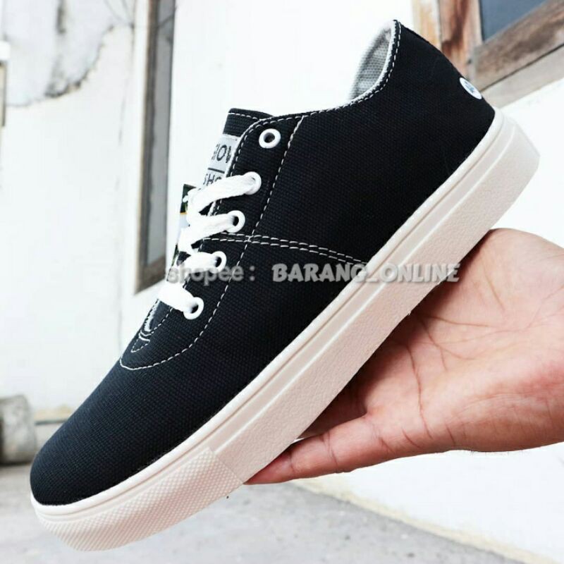 SEPATU PRIA GIOVAN AUTHENTIC HITAM CASUAL SNEKERS PRIA KASUAL KETS