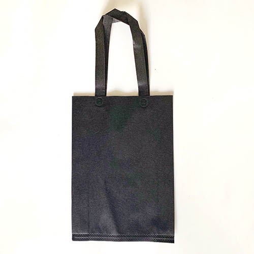 

NEW Tas Spunbond ukuran 25x35 Goodie Bag / Tas Souvenir / Tas Hajatan - Hitam