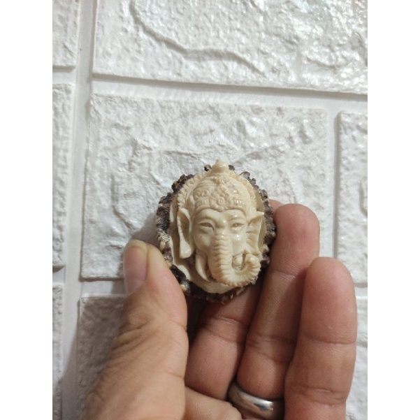 Liontin Ukiran Motif Ganesha