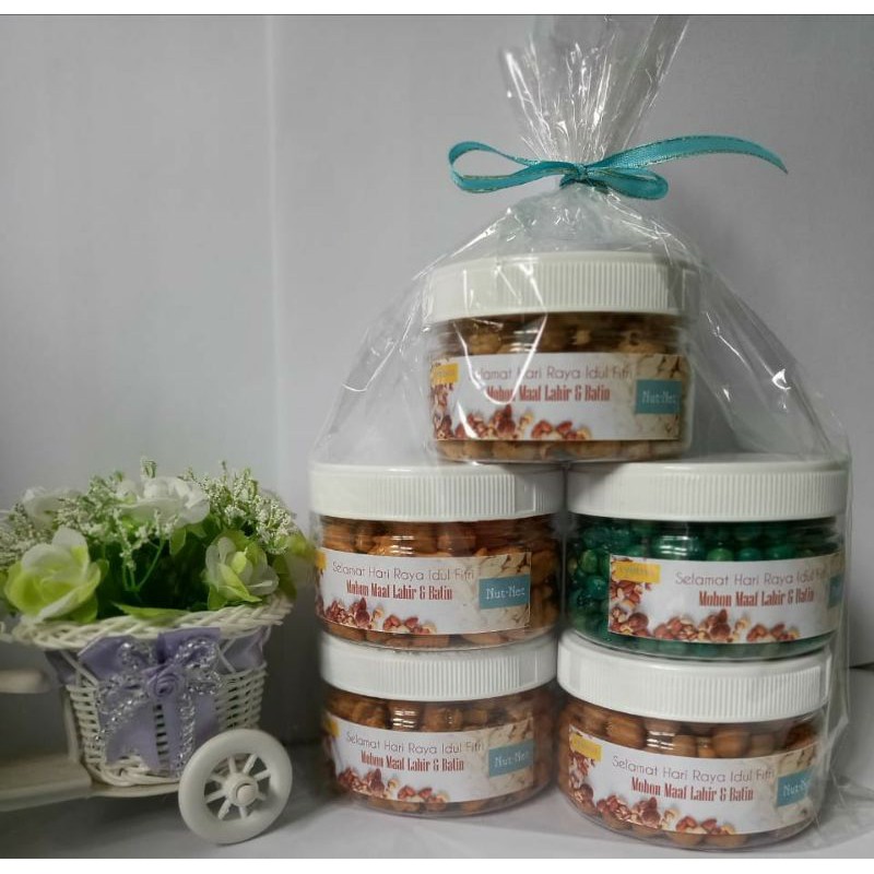 

Paket Hantaran Lebaran / Parcel Parsel Lebaran Syinsin Nut nut Aneka Kacang