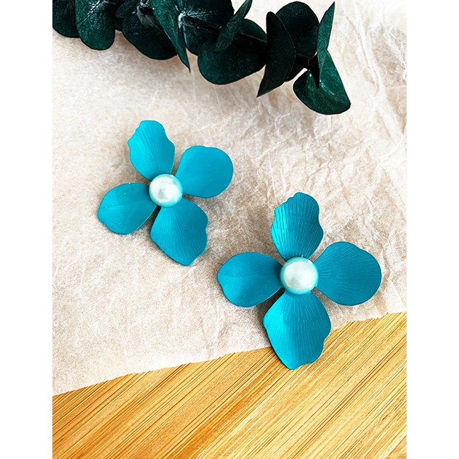 LRC Anting Tusuk Fashion Alloy Pearl Flower Earrings F91345