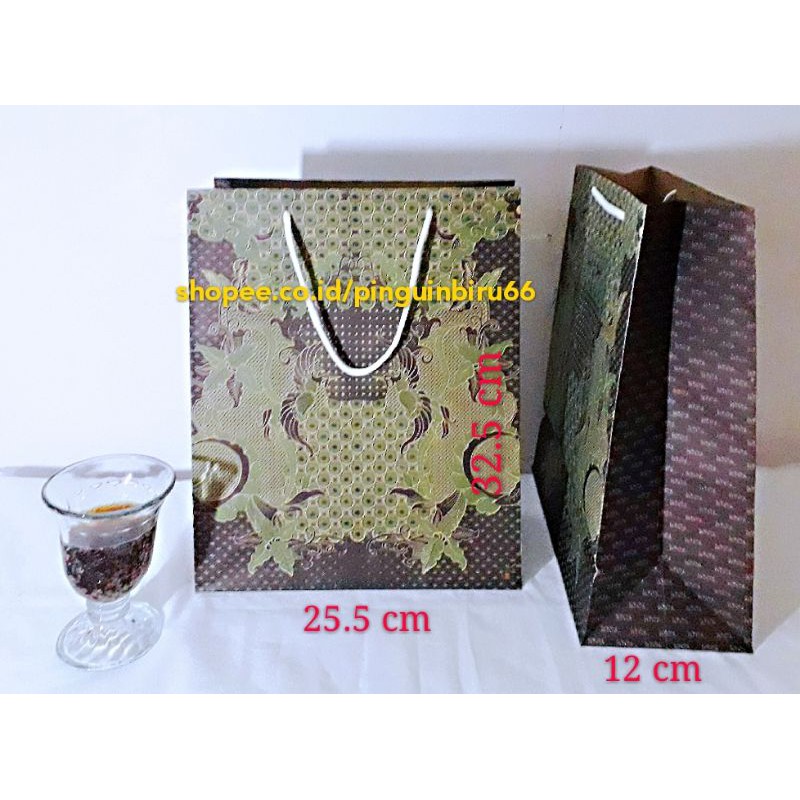 

BATIK GOODIE BAG batik paper bag JUMBO 32.5 x 25.5 x 12 cm.