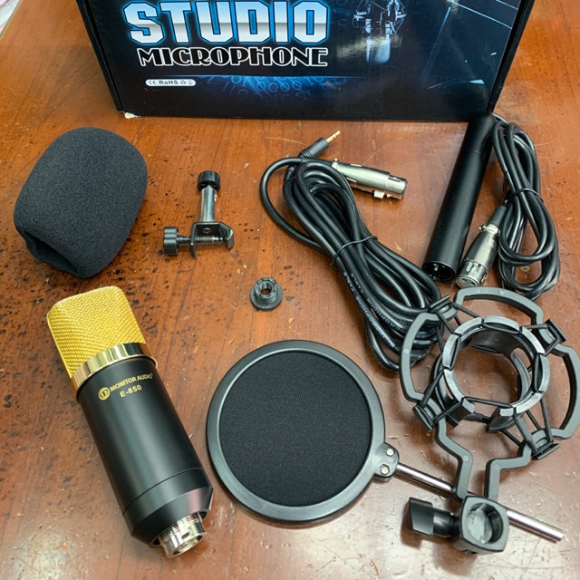 Mic studio recording . Microphone mik mic studio recording