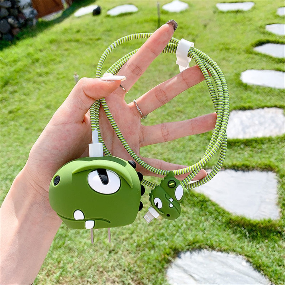 【COD Tangding】Pelindung Kabel Charger Bahan Silikon Motif Kartun 18W / 20W Untuk IPhone
