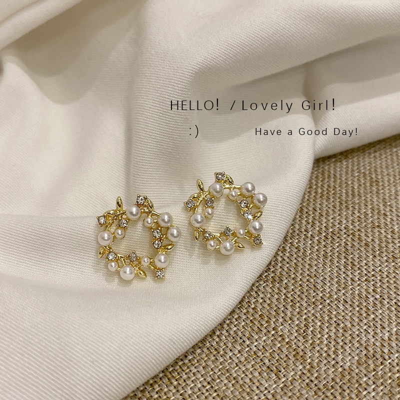 Anting Stud Desain Bunga Aksen Mutiara Bahan S925 Silver Gaya Korea Untuk Wanita