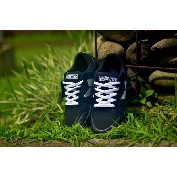 PROMO SALE Sepatu casual pria macbeth vegan hitam putih PALING LARIS