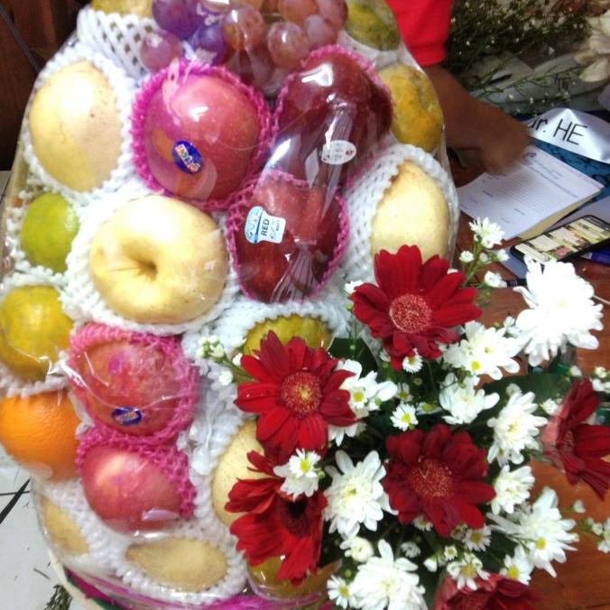 

Parcel Buah + Bunga Cantik 1 Raysandi67