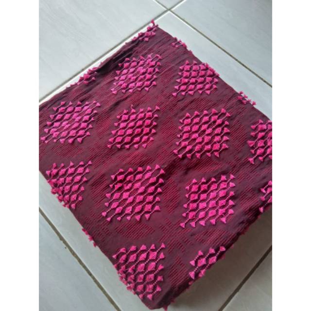 Kain tenun sutra bulu