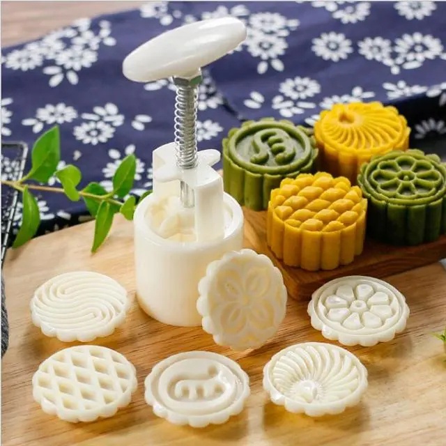 1set Alat Mooncake Cetakan Fondant Tekanan Tangan 50g Cetakan Mooncake Bulat Cookie Cutter Pastry Baking Tools