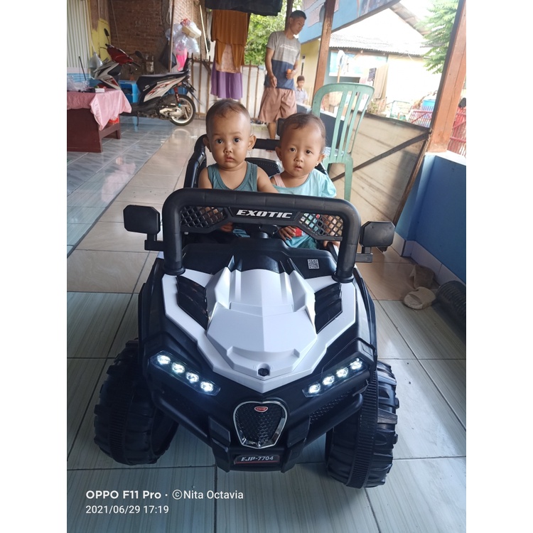 Mobil Aki Anak EMT-7704 Jeep Rubicon EXOTIC (Remote + Aki + Charger)-2